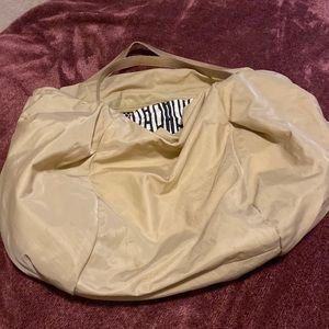 Big nylon Hobo bag with pouch